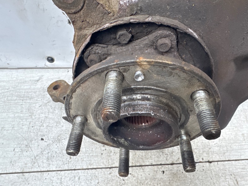 Кулак поворотный правый со ступицей IX35 2009-2015 LM 1.7 diesel D4FD