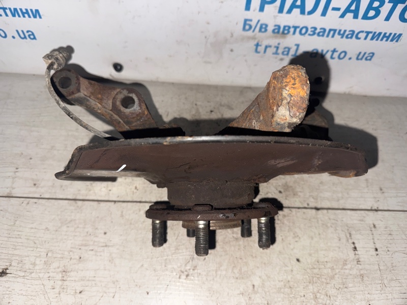 Кулак поворотный левый со ступицей Civic 2005-2012 FD 1.8 бензин R18A