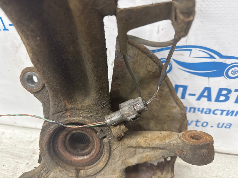 Кулак поворотный правый со ступицей 6 2007-2013 GH 2.5 бензин L5-VE