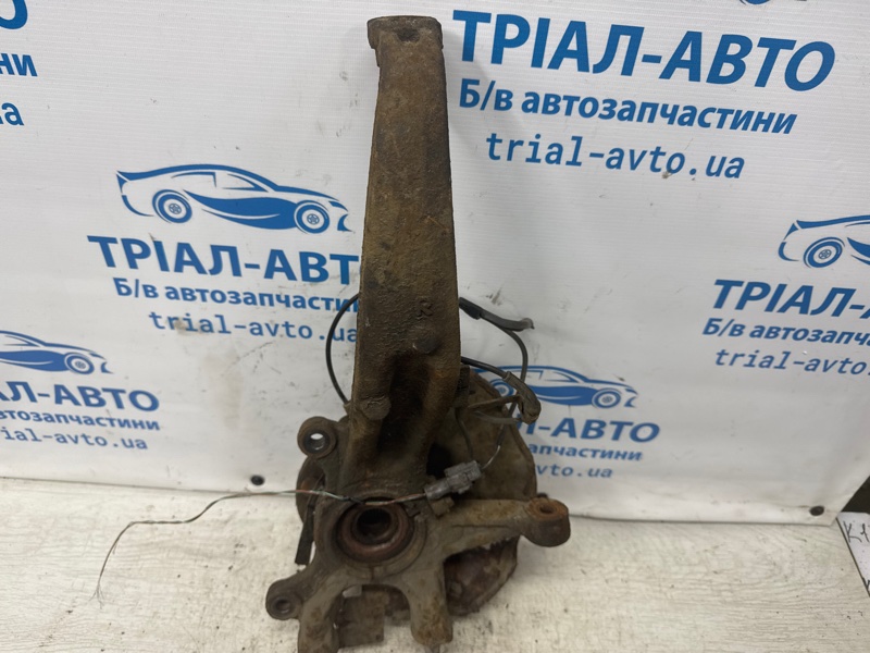 Кулак поворотный правый со ступицей Mazda 6 GH 2.5 бензин L5-VE