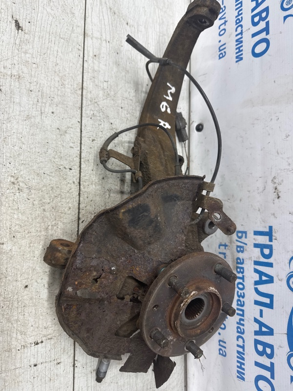 Кулак поворотный правый со ступицей 6 2007-2013 GH 2.5 бензин L5-VE