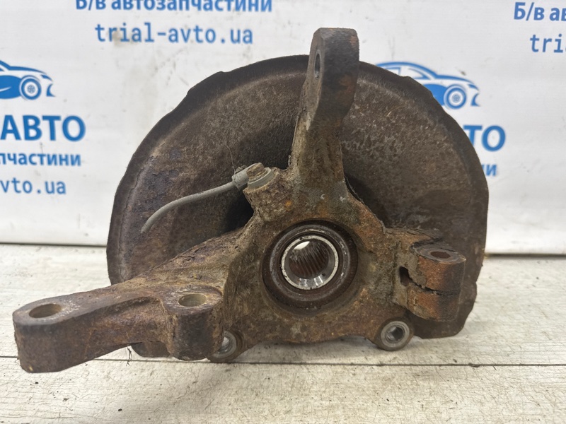 Кулак поворотный правый со ступицей Mitsubishi Outlander 2007-2012 XL 2.4 бензин 4b12 Б/У