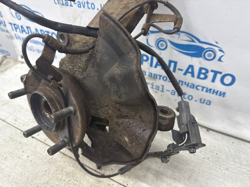 Кулак поворотный левый со ступицей 6 2007-2013 GH 2.5 бензин L5-VE