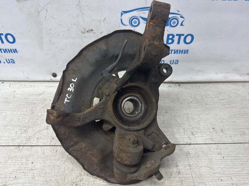 Кулак поворотный левый со ступицей Camry 2001-2006 XV30 3.0 Бензин 1MZFE