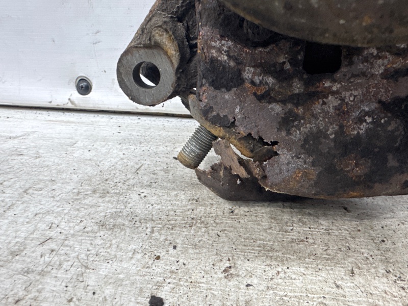 Кулак поворотный левый со ступицей Camry 2001-2006 XV30 3.0 Бензин 1MZFE