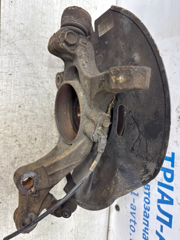 Кулак поворотный левый со ступицей Santa fe 2012-2019 DM 2.2 diesel D4HB