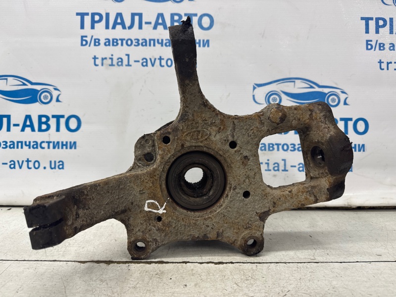 Кулак поворотный правый со ступицей Kia Sorento 2002-2011 BL 2.5 diesel D4CB 517163E250 Б/У