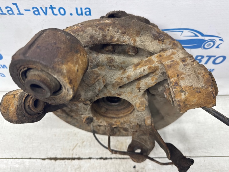 Цапфа задняя правая со ступицей Suzuki Grand Vitara JT 2.7 бензин H27A