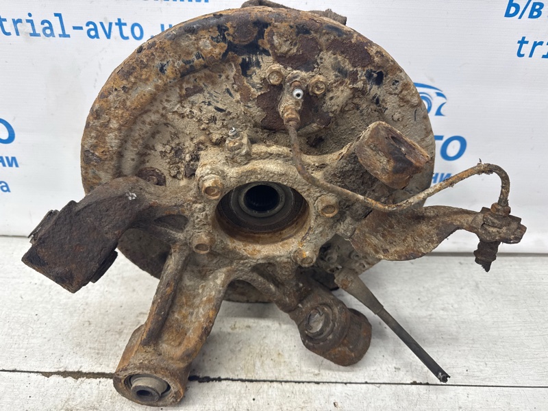 Цапфа задняя левая со ступицей Grand Vitara 2005-2016 JT 2.7 бензин H27A