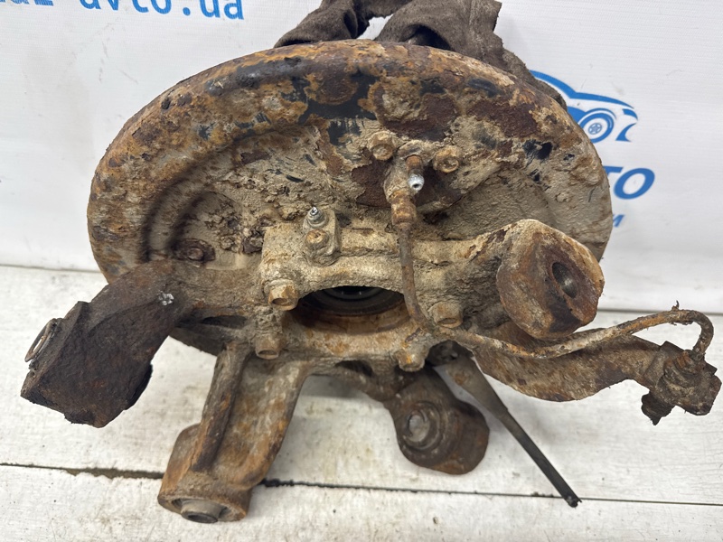 Цапфа задняя левая со ступицей Suzuki Grand Vitara JT 2.7 бензин H27A