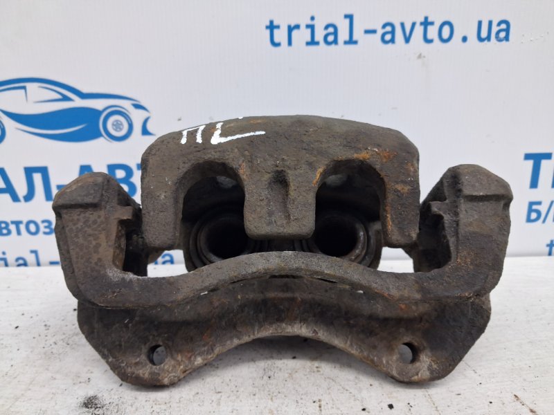 Суппорт передний левый Outlander 2003-2006 cu 2.4 бензин 4G69