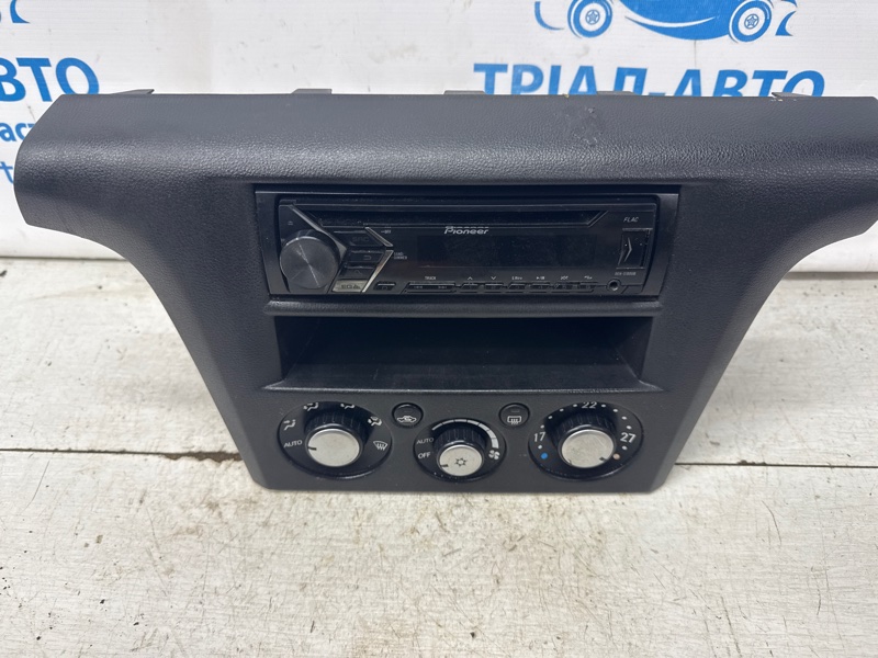 Блок управления климат-контролем Outlander 2003-2006 cu 2.4 бензин 4G69