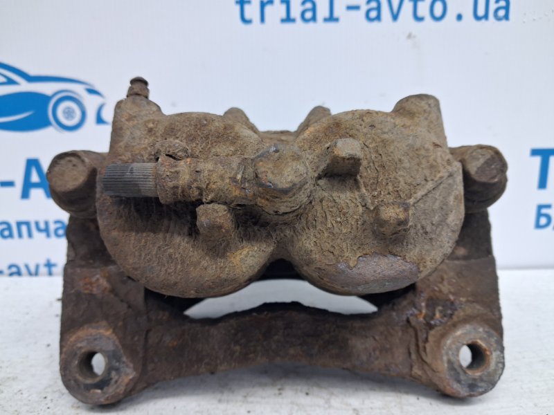 Суппорт передний правый Mitsubishi Pajero Wagon 3 3.2 Дизель 4M41