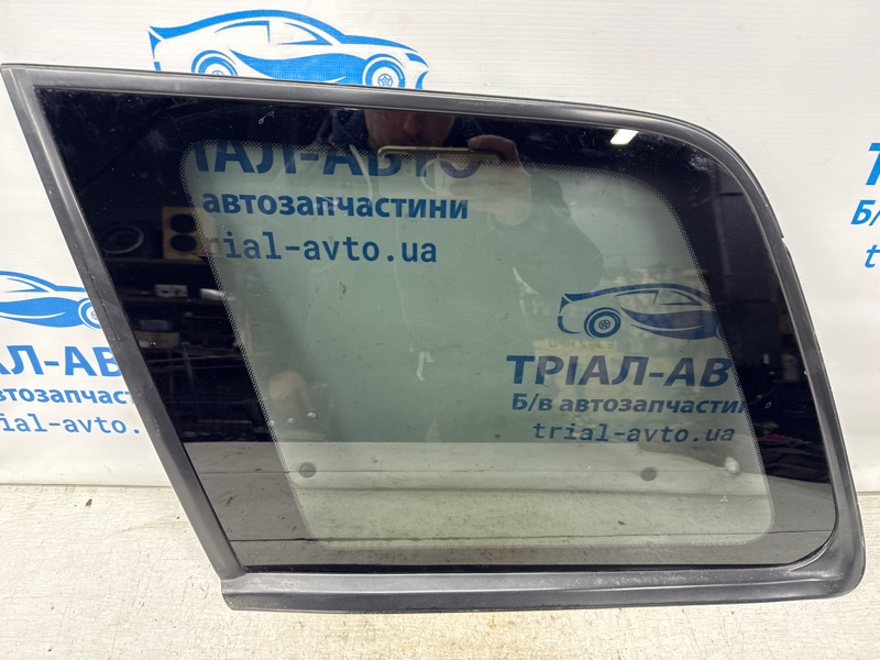 Стекло в кузов заднее левое Mitsubishi Outlander cu 2.4 бензин 4G69