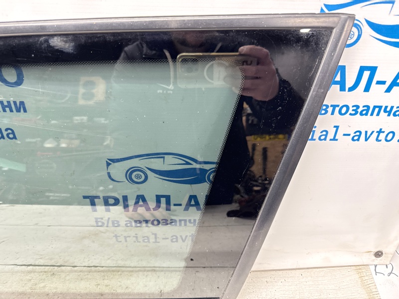 Стекло в кузов заднее правое Outlander 2003-2006 cu 2.4 бензин 4G69