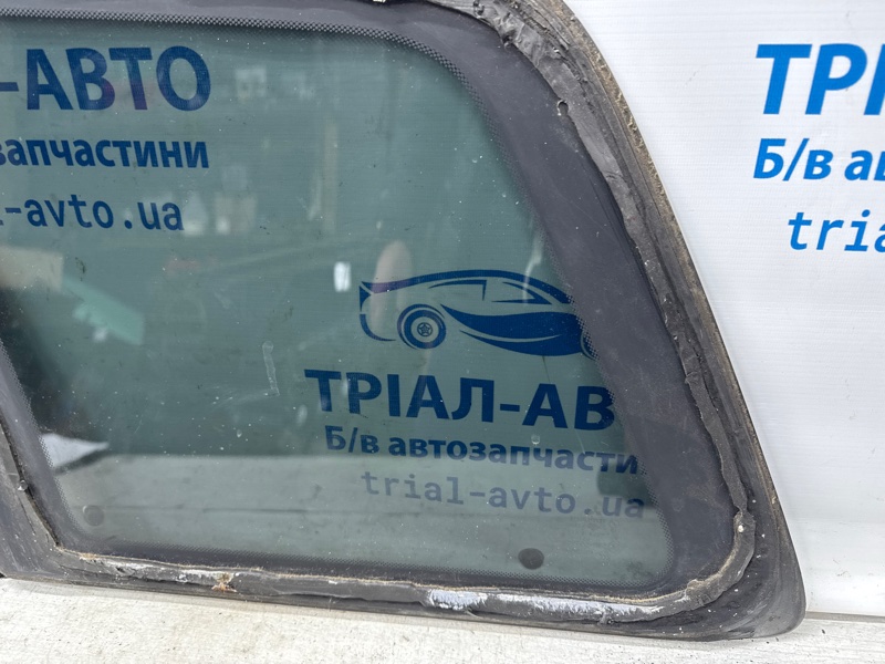 Стекло в кузов заднее правое Outlander 2003-2006 cu 2.4 бензин 4G69