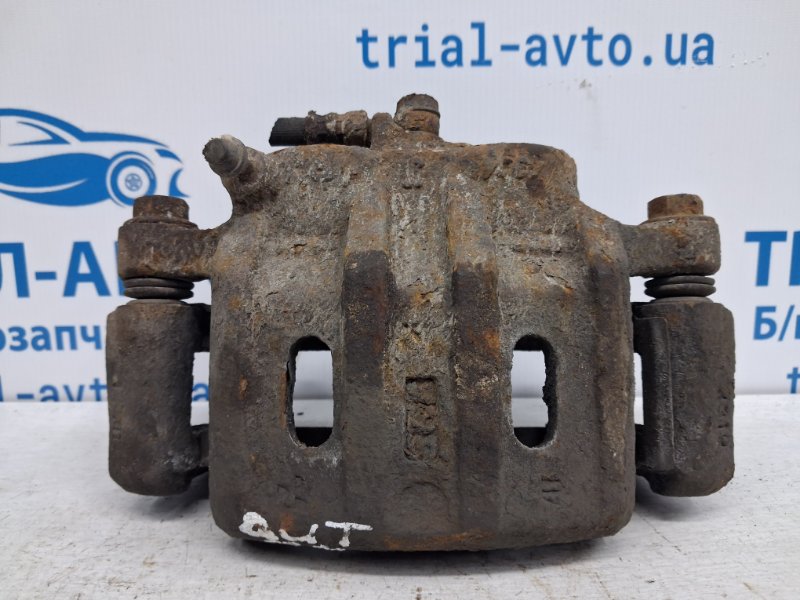 Суппорт передний правый Mitsubishi Outlander 2003-2006 cu 2.4 бензин 4G69 MR370776 Б/У