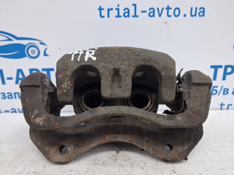 Суппорт передний правый Outlander 2003-2006 cu 2.4 бензин 4G69