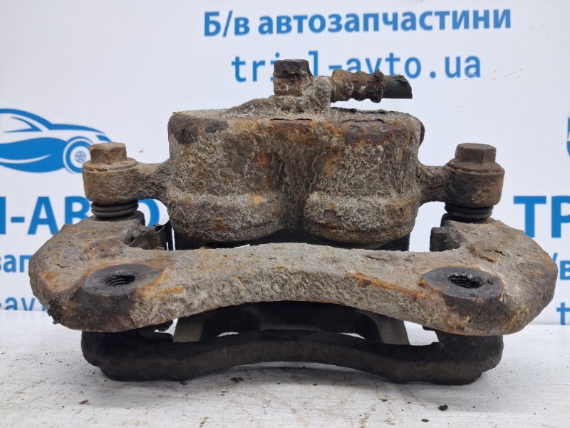 Суппорт передний правый Outlander 2003-2006 cu 2.4 бензин 4G69