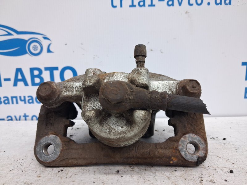 Суппорт задний левый Mitsubishi Pajero Wagon 3 3.2 Дизель 4M41