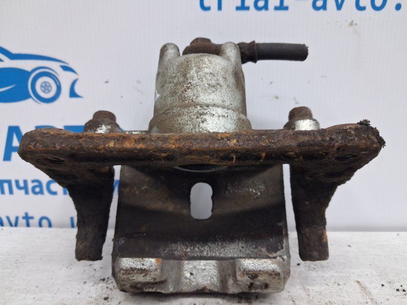 Суппорт задний левый Pajero Wagon 1999-2006 3 3.2 Дизель 4M41