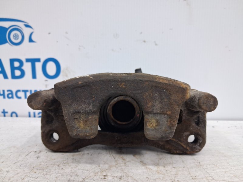 Суппорт задний правый Outlander 2003-2006 cu 2.4 бензин 4G69