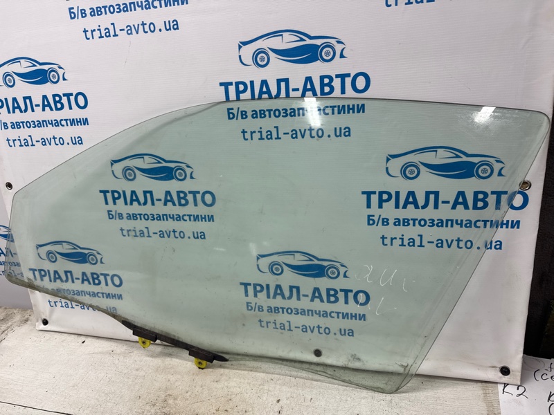 Стекло двери переднее левое Outlander 2003-2006 cu 2.4 бензин 4G69