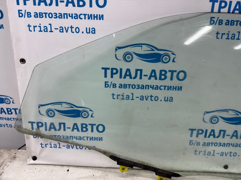 Стекло двери переднее левое Mitsubishi Outlander cu 2.4 бензин 4G69