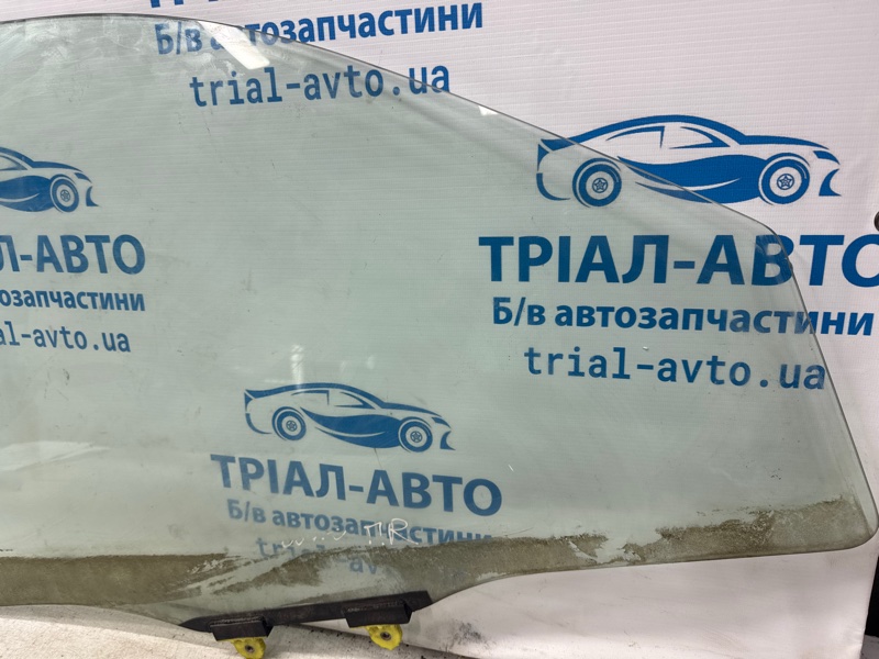 Стекло двери переднее правое Mitsubishi Outlander cu 2.4 бензин 4G69