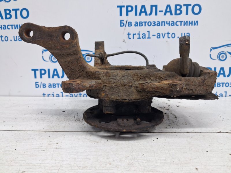 Кулак поворотный правый со ступицей Korando 2010-2019 C200 2.0 diesel D20Dt