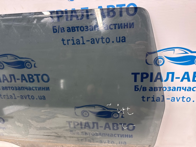 Стекло двери заднее левое Mitsubishi Outlander cu 2.4 бензин 4G69