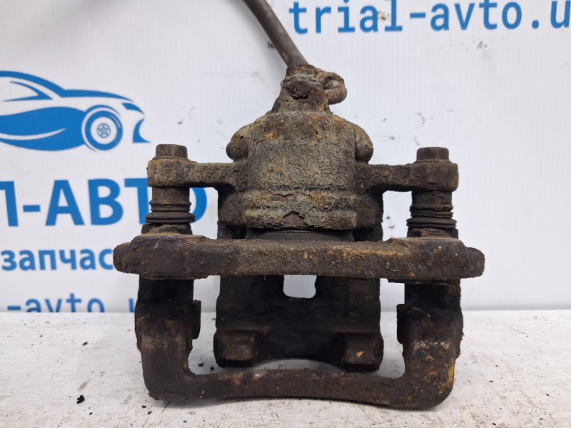 Суппорт задний правый Korando 2010-2019 C200 2.0 diesel D20Dt