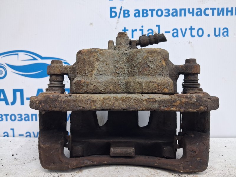 Суппорт передний правый Korando 2010-2019 C200 2.0 diesel D20Dt