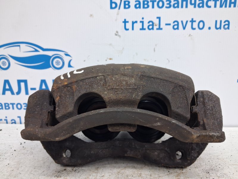 Суппорт передний левый Korando 2010-2019 C200 2.0 diesel D20Dt