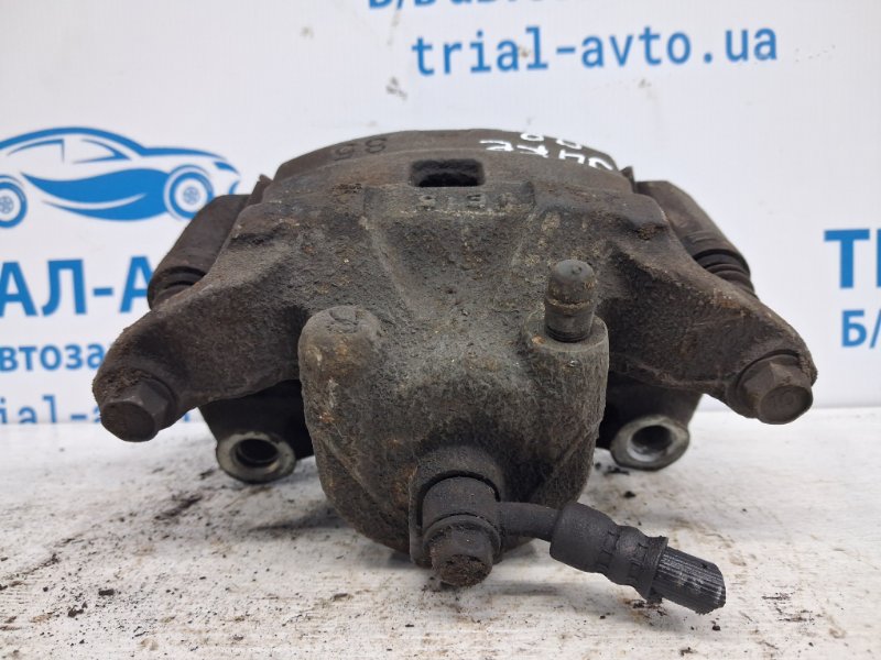 Суппорт передний правый Nissan Juke F15 1.6 turbo MR16DDT