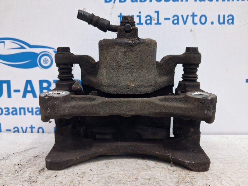 Суппорт передний левый Juke 2010-2019 F15 1.6 turbo MR16DDT