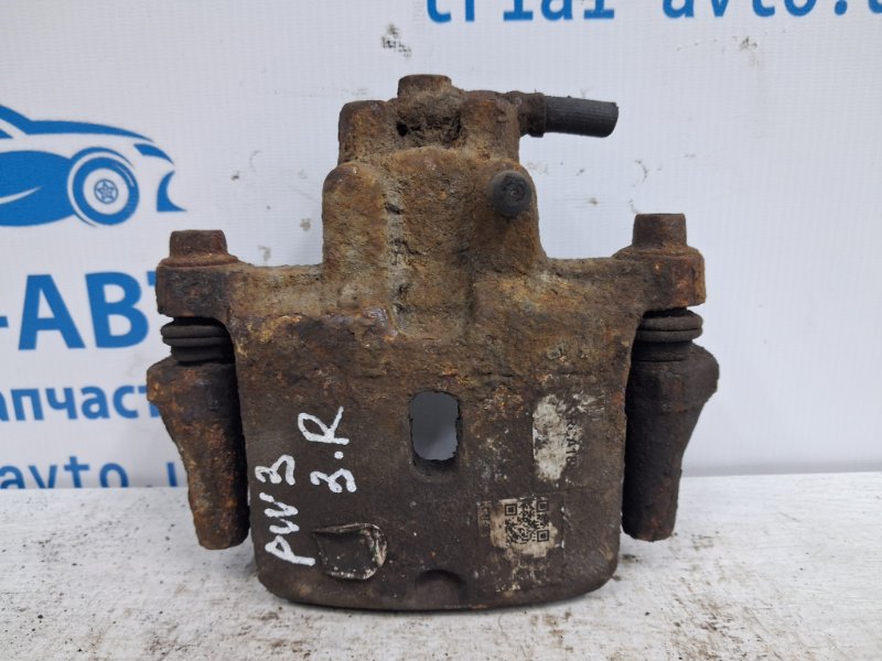 Суппорт задний правый Mitsubishi Pajero Wagon 1999-2006 3 3.2 Дизель 4M41 Б/У