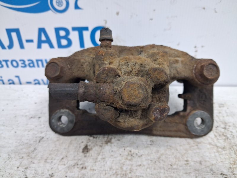 Суппорт задний правый Mitsubishi Pajero Wagon 3 3.2 Дизель 4M41