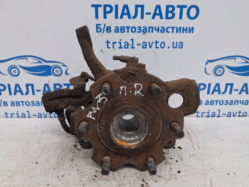 Кулак поворотный правый со ступицей Pajero Wagon 1999-2006 3 3.2 Дизель 4M41