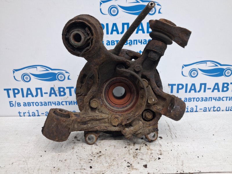 Цапфа задняя правая со ступицей Mitsubishi Pajero Wagon 1999-2006 3 3.2 Дизель 4M41 Б/У