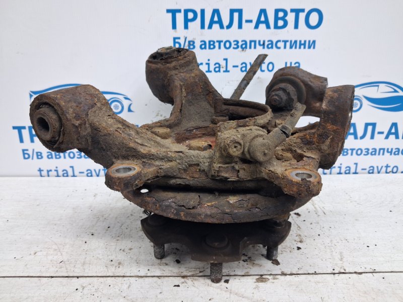 Цапфа задняя правая со ступицей Pajero Wagon 1999-2006 3 3.2 Дизель 4M41