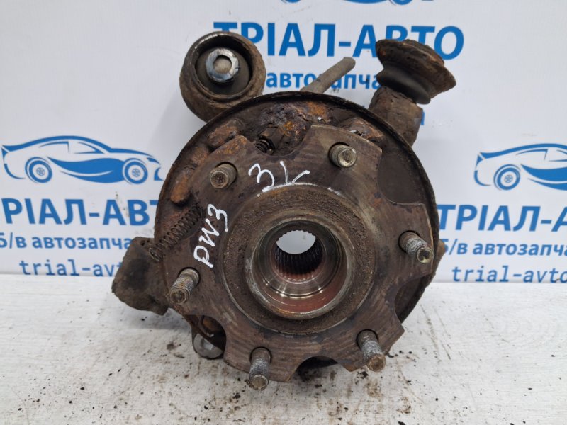 Цапфа задняя левая со ступицей Pajero Wagon 1999-2006 3 3.2 Дизель 4M41
