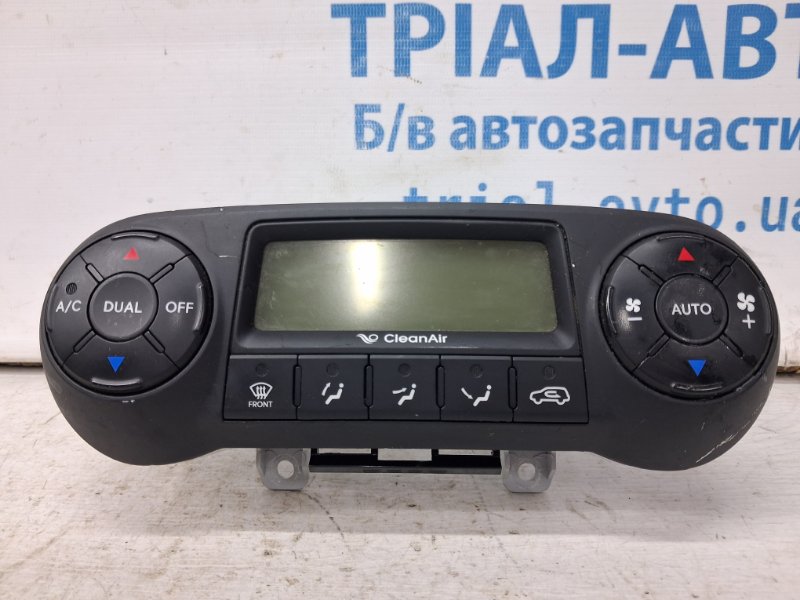 Блок управления климат-контролем Hyundai IX35 2009-2015 LM 1.7 diesel D4FD 972502Y700 Б/У
