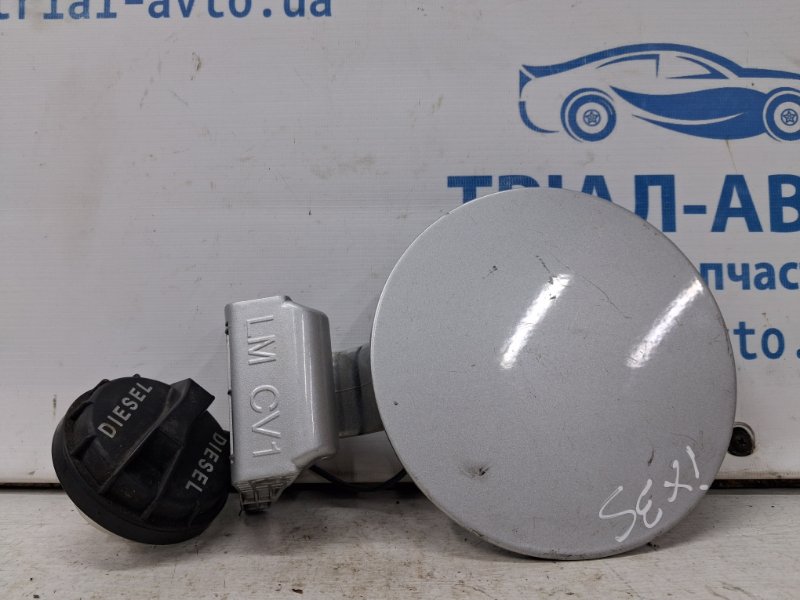 Лючок бака Hyundai IX35 2009-2015 LM 1.7 diesel D4FD 695102S000 Б/У
