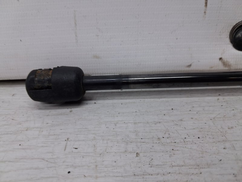 Амортизатор крышки багажника IX35 2009-2015 LM 1.7 diesel D4FD