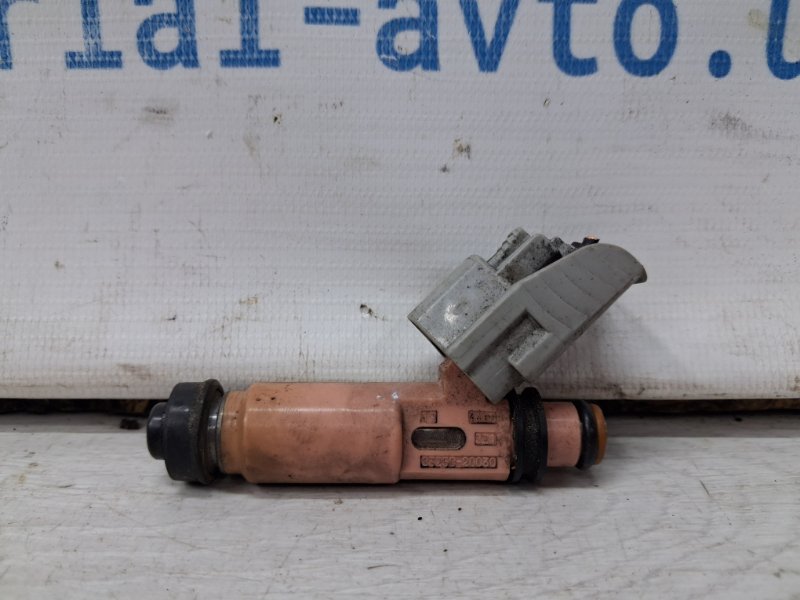 Форсунка топливная Toyota Camry 2001-2006 XV30 3.0 Бензин 1MZFE 2320920030 Б/У
