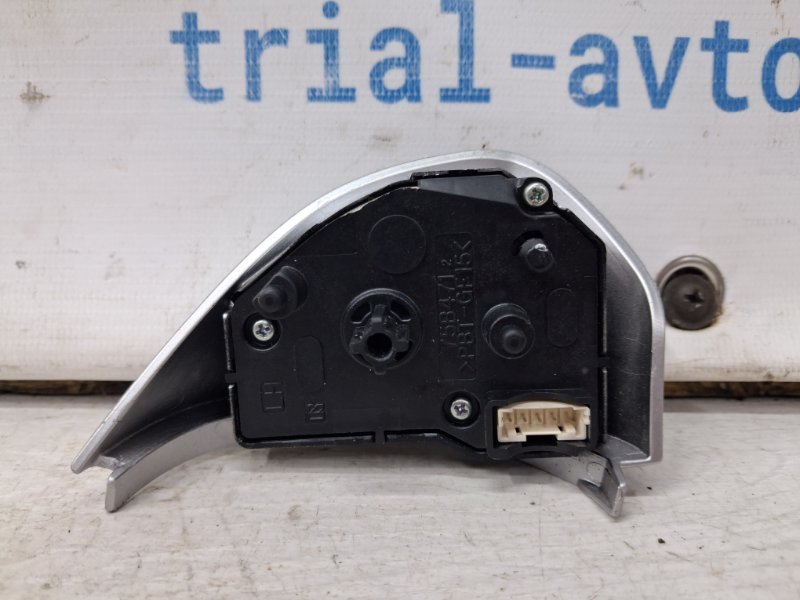 Кнопки руля Outlander 2007-2012 XL 2.4 бензин 4b12