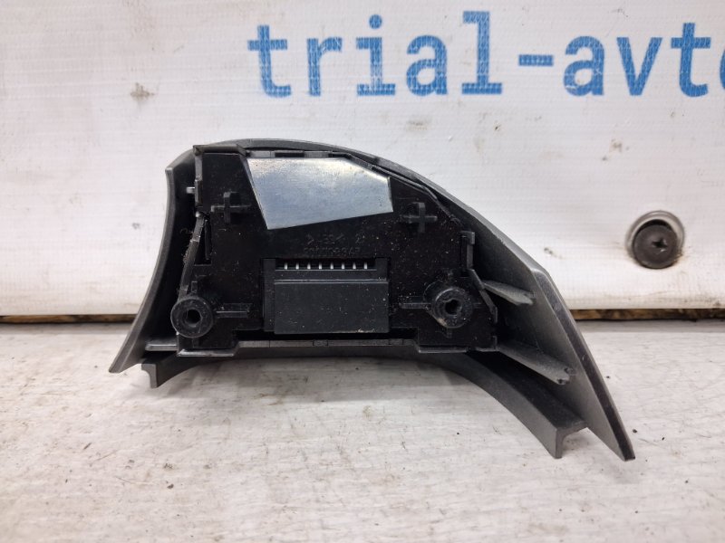 Кнопки руля Korando 2010-2019 C200 2.0 diesel D20Dt