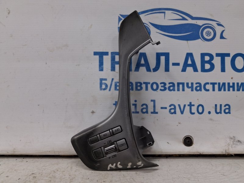 Кнопки руля Mazda 6 2007-2013 GH 2.5 бензин L5-VE GS1D664M0D Б/У