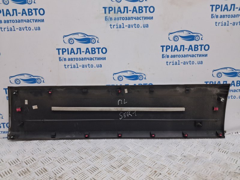 Накладка двери передняя левая Sorento 2002-2011 BL 2.5 diesel D4CB